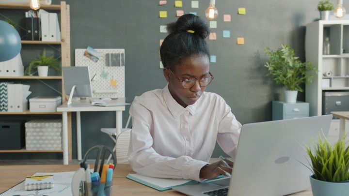 Salaire premier emploi 2026 : 39 679 € et un accès plus dur