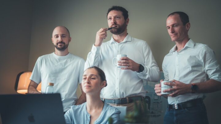 Cooptation : comment les entreprises recrutent via leurs salariés
