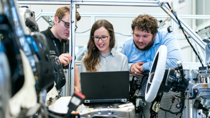 Universum 2026 : pourquoi les ingénieurs choisissent Thales